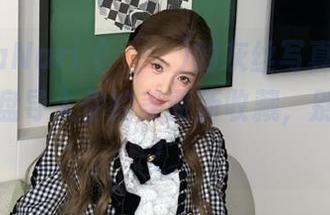 萌趣HaNari (하나리)的灰丝写真合集，快来网盘导入你的美丽新收藏，别错过哦！